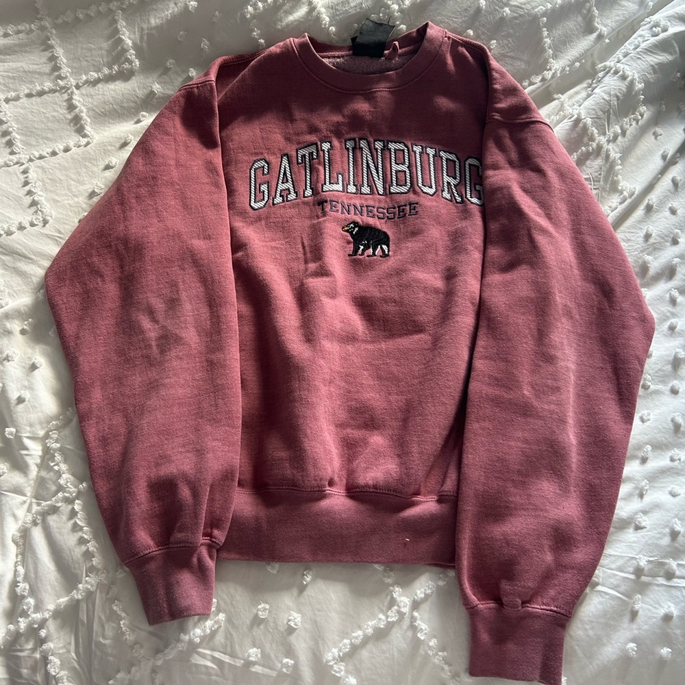 Pink Gatlinburg, TN crewneck